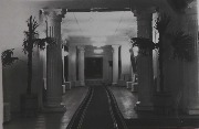 37. Вестибюль театра