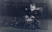 Б.Г. Музруков, в 1947-1953 гг. директор Комбината № 817, в рабочем кабинете. ЧУ «Центратомархив». Ф. 20/7. Оп. 1. Д. 40. Л. 1.